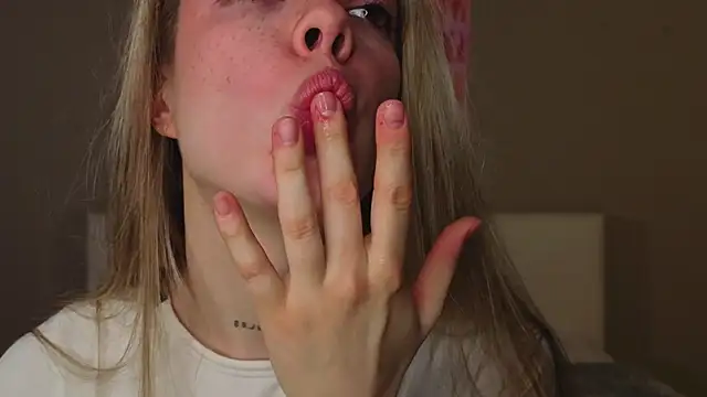 TiffinyMergist webcam