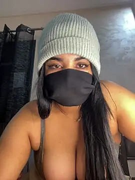 Nabila-hanouna webcam