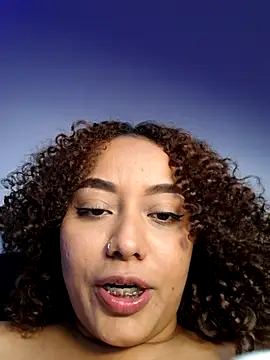 curly_girl_31 - Curly_girl_31's free webcam - UK Sex Cams