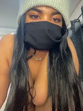 Nabila-hanouna webcam