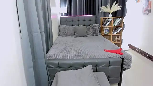 hotjessieempress webcam