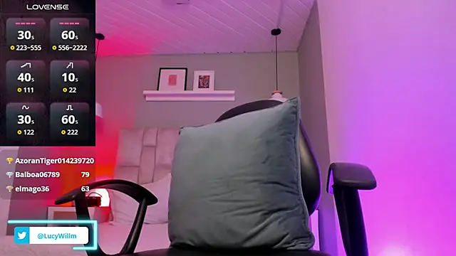 Lucy_Williiams webcam