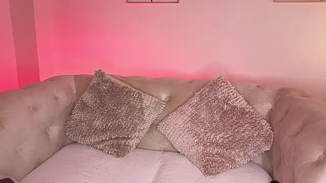 dahianawalcott - DahianaWalcott's free webcam - UK Sex Cams