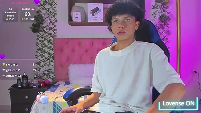 _taylor_black webcam