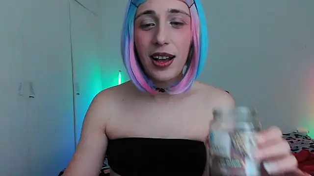 HoneyValentine webcam