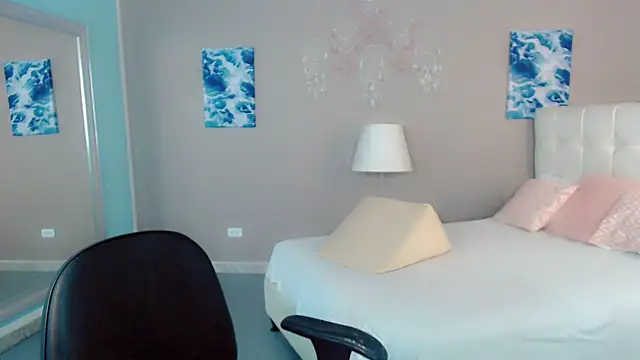 _Maddison_Ivanova_ webcam