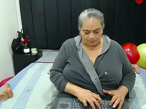 QueenMatturex webcam