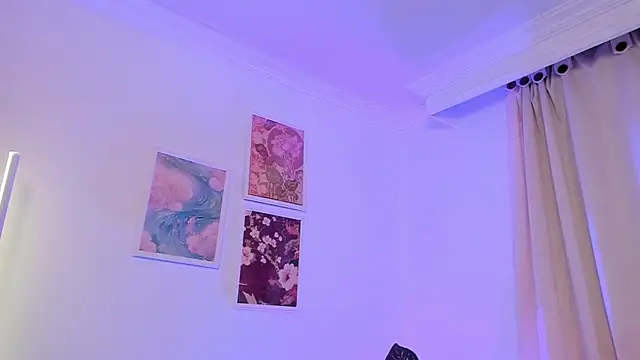 canelleGarces webcam