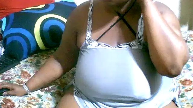 liciouseboobsxx - LICIOUSEBOOBSXX's free webcam - UK Sex Cams