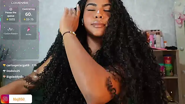 HOTBLACKANDWHITE2 webcam