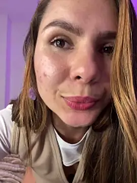 sofiag_ (F young) - Should I open my shirt?🥰🥰