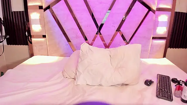 Athenea_Mills webcam