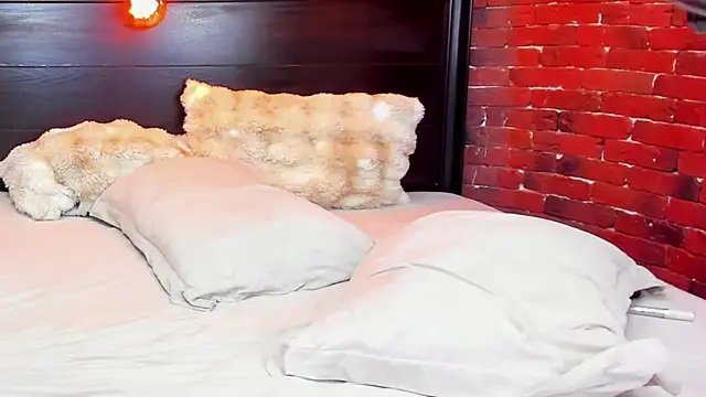 ChristynaRoss webcam