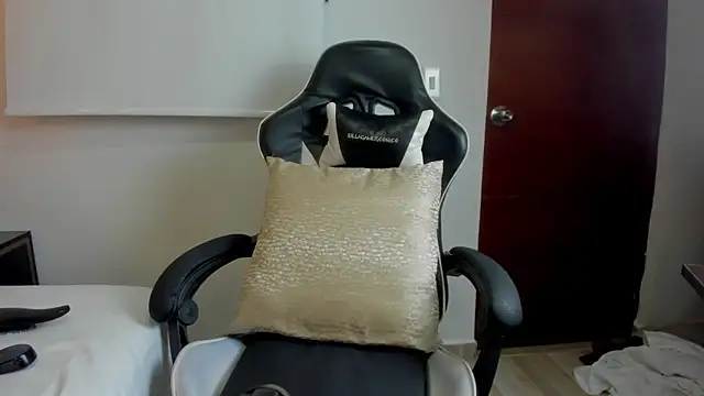 ivette_swan - Ivette_swan's free webcam - UK Sex Cams