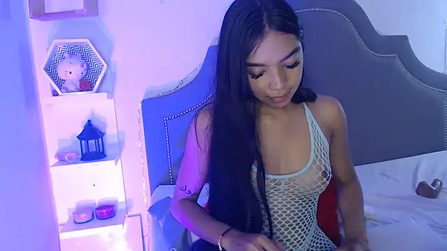 pocahontamoon webcam