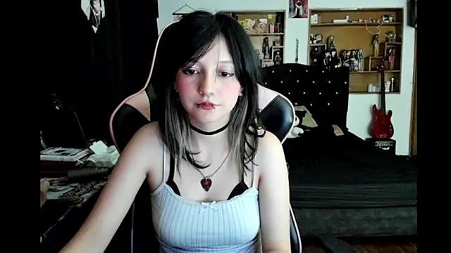 maki_zein_ (F young) - SHOW PUSSY 🖤❤️