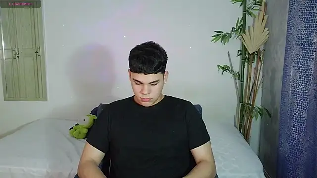 eithan_jonnes webcam