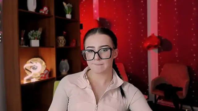 alia_skay (Ask my age) - show boobs in a bra