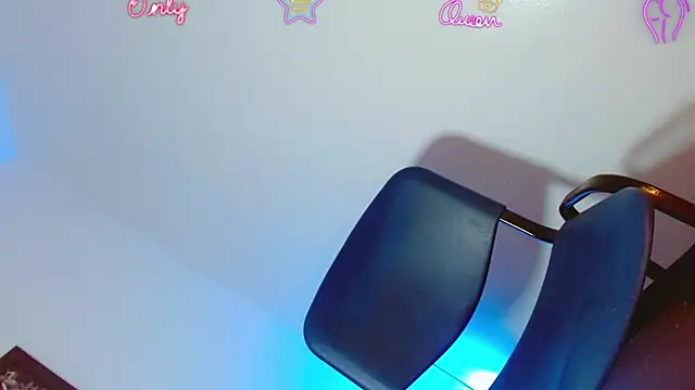 katha_Crawford webcam