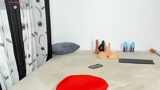 CREAMY_BUBBLEGUM webcam