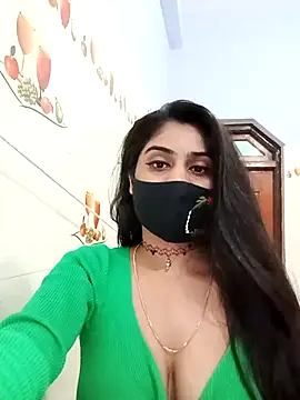 Webcam Model (Hot-Soniya733) is live