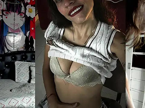 Skylovershot from StripChat is Freechat