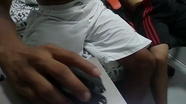 JUNINHOLEKEJR webcam