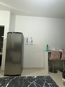 Irresistible24 webcam