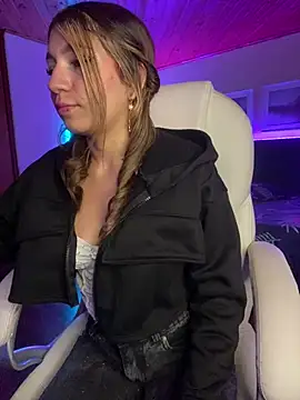 Isabella18_pink webcam