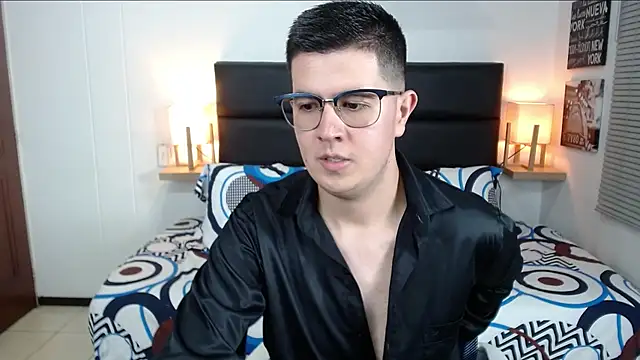 dylan_santiago_ - Dylan_santiago_'s free webcam - UK Sex Cams