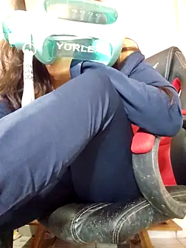 Webcam Model (-TheCatCrazy-) is live