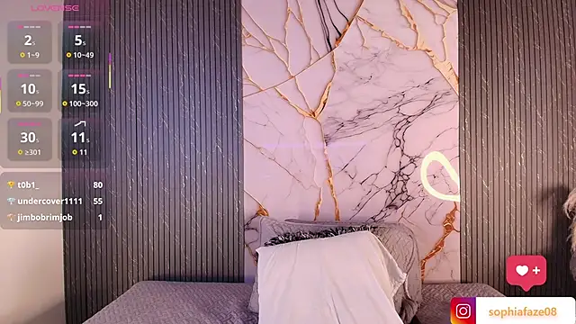 big_tits_in_your_face webcam