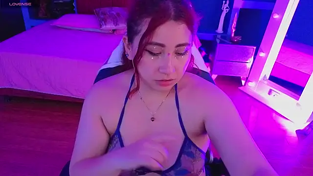 littlee_red - Littlee_red's free webcam - UK Sex Cams