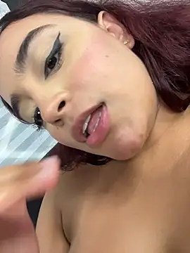 NaughtyNinnaXXX webcam