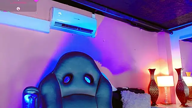 AnnaRouseQueen webcam