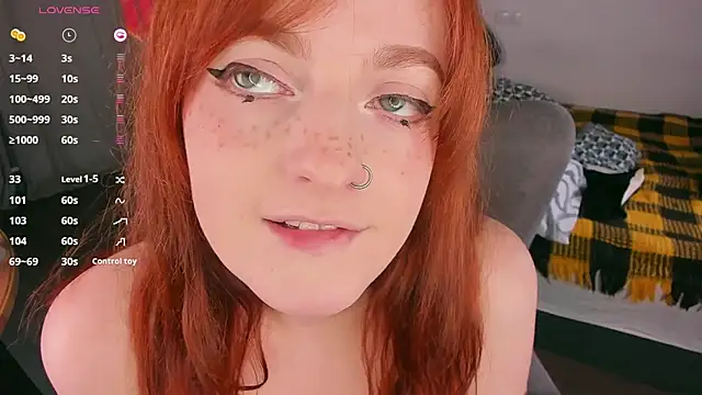 Alice_CutePerv webcam