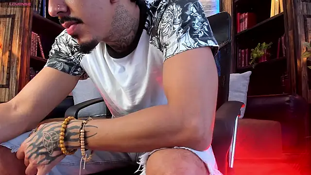 Donovan_Desmond webcam