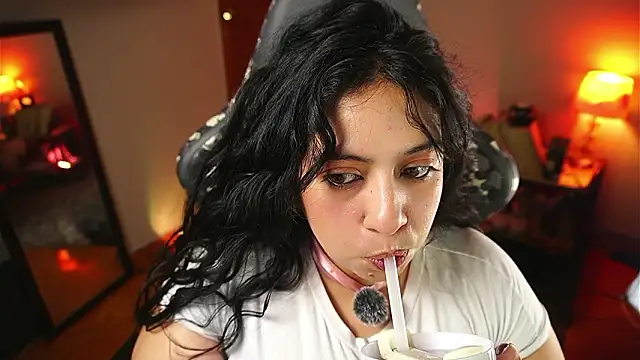 coraline_latin webcam