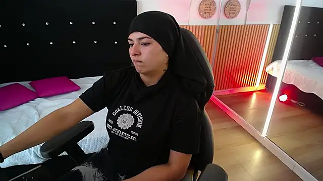 noah_jhonson - Noah_Jhonson's free webcam - UK Sex Cams