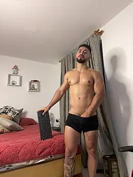 ezzio_scolaro - Ezzio_Scolaro's free webcam - UK Sex Cams