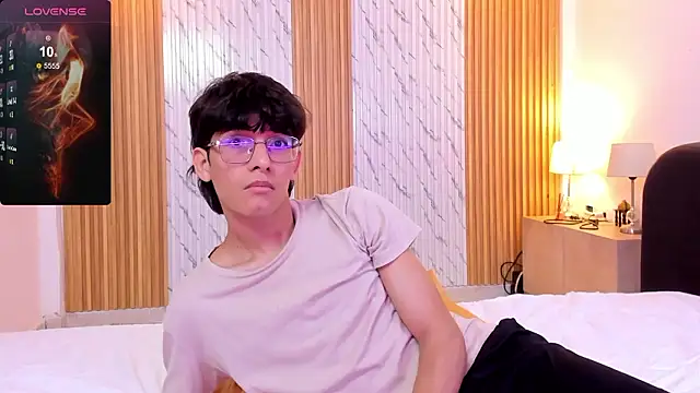 billie_jr - Billie_jr's free webcam - UK Sex Cams