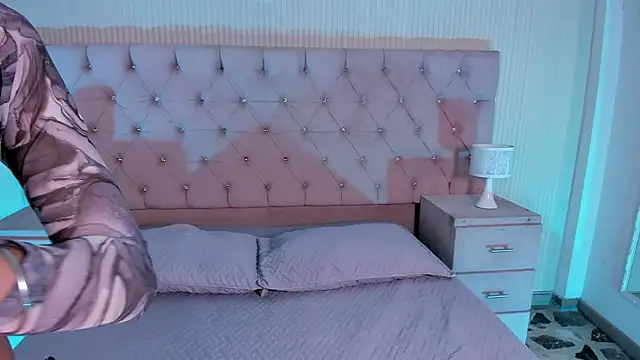 VictoriaMonroee_ webcam