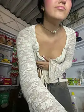 Webcam Model (Valery_pink18)  is live.Free join now!