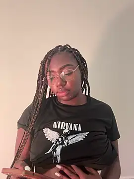 alissradiante1 webcam