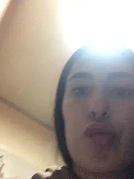 Webcam Model (MAVI_EC_) is live