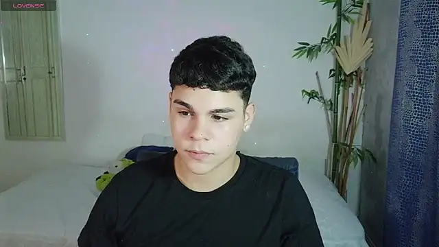 eithan_jonnes webcam