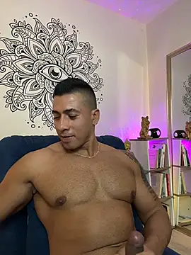 aaroncolombia - Aaroncolombia's free webcam - UK Sex Cams