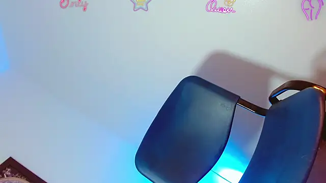 katha_Crawford webcam