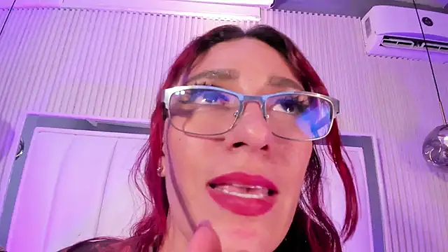 naughty_flower18 webcam