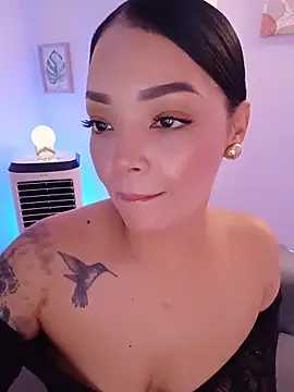 Live cam of JennLeMoka from co | Watch me live!